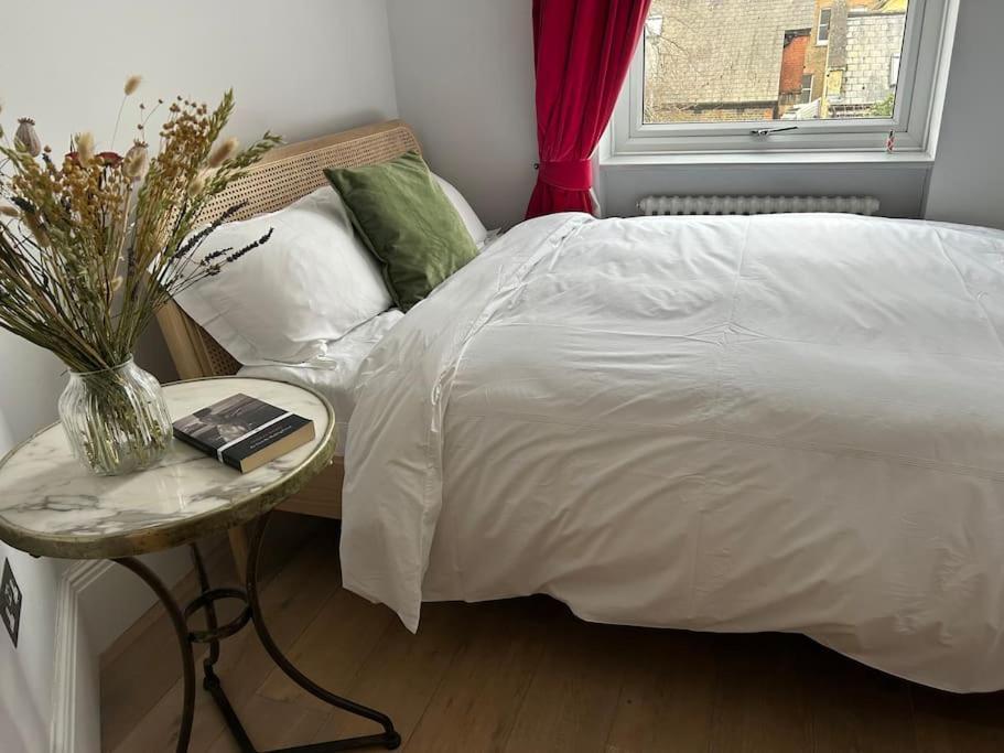 Beautiful Two Bedroom Flat In Maida Vale Apartament Londra